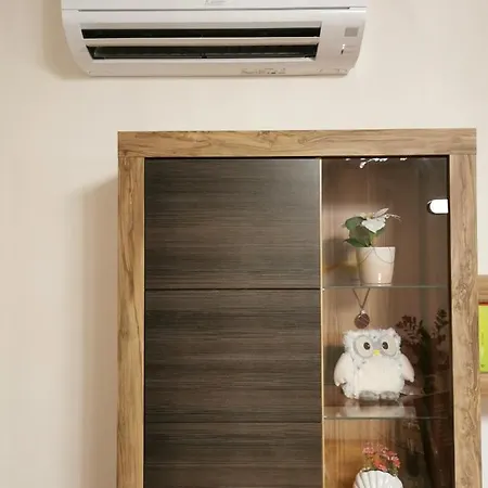 Cozy With Free Parking And Balcony Apartment *