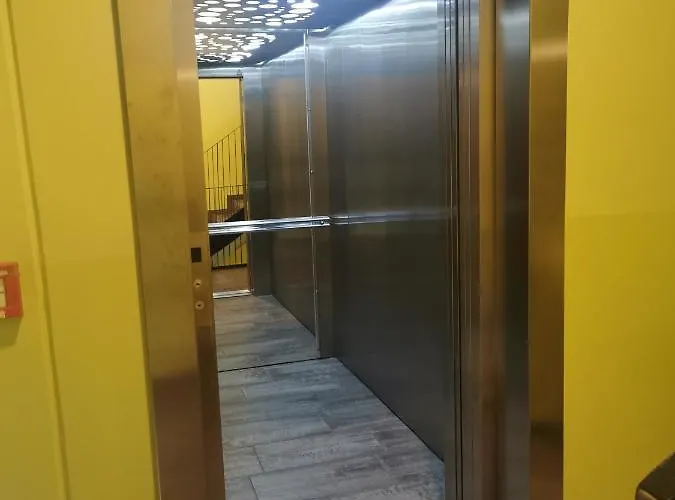 Apartman Cozy With Free Parking And Balcony