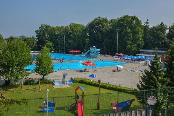 Apartman Cozy With Free Parking And Balcony *