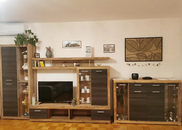 Apartman Cozy With Free Parking And Balcony *