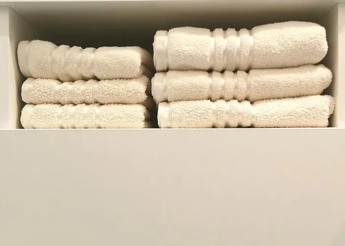 Cozy With Free Parking And Balcony *