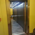 アパート Cozy With Free Parking And Balcony