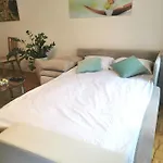 アパート Cozy With Free Parking And Balcony *