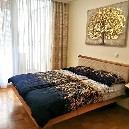 Cozy With Free Parking And Balcony * リュブリャナ